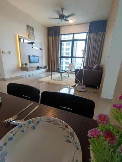 Pangsapuri Conezion, View, Beside Ioi Mall, Opposite Hospital Serdang, Beside Uniteen And Upm,