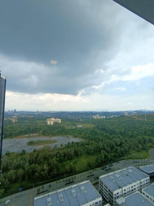Pangsapuri Conezion, View, Beside Ioi Mall, Opposite Hospital Serdang, Beside Uniteen And Upm, Putrajaya