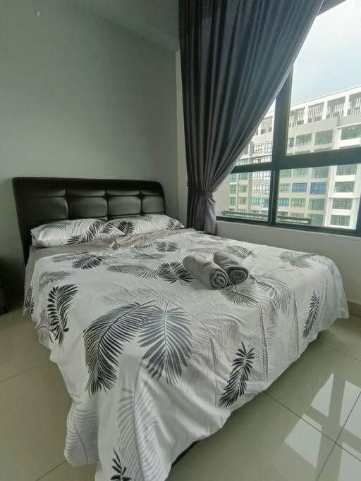 Conezion, View, Beside Ioi Mall, Opposite Hospital Serdang, Beside Uniteen And Upm, *