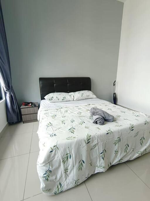 Conezion, View, Beside Ioi Mall, Opposite Hospital Serdang, Beside Uniteen And Upm,
