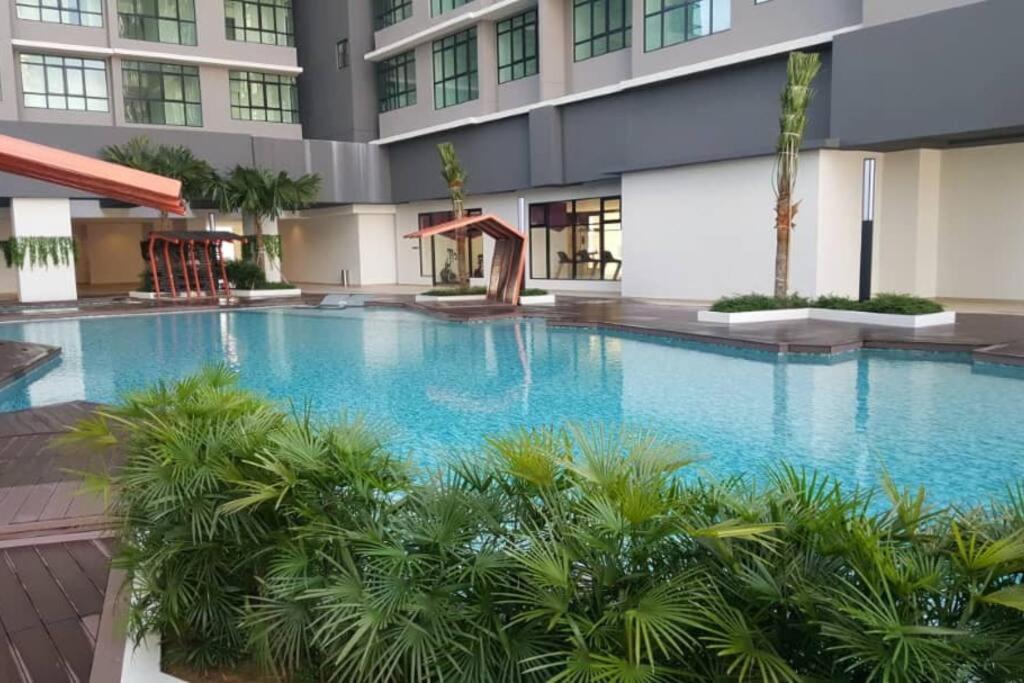 Pangsapuri Conezion, View, Beside Ioi Mall, Opposite Hospital Serdang, Beside Uniteen And Upm,